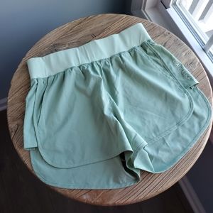 G Athletica Women's THRIVE running shorts Green Size Medium